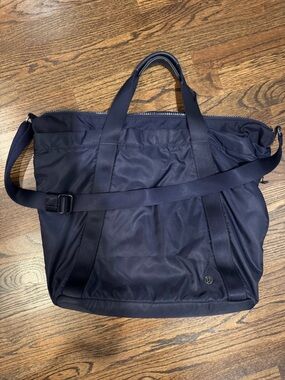 lululemon athletica navy blue bag